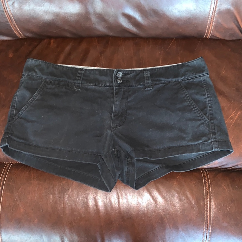 American Eagle stretchy fit black shorts Size 6